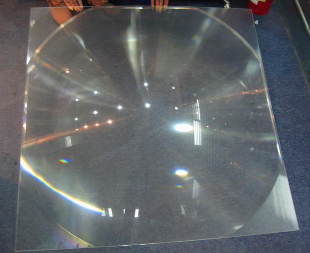 HW-F1000-5 Kształt kwadratowy PMMA Fresnel Solar Spot obiektyw z 1000*1000 mm wielkości ogniskowej 1300 mm